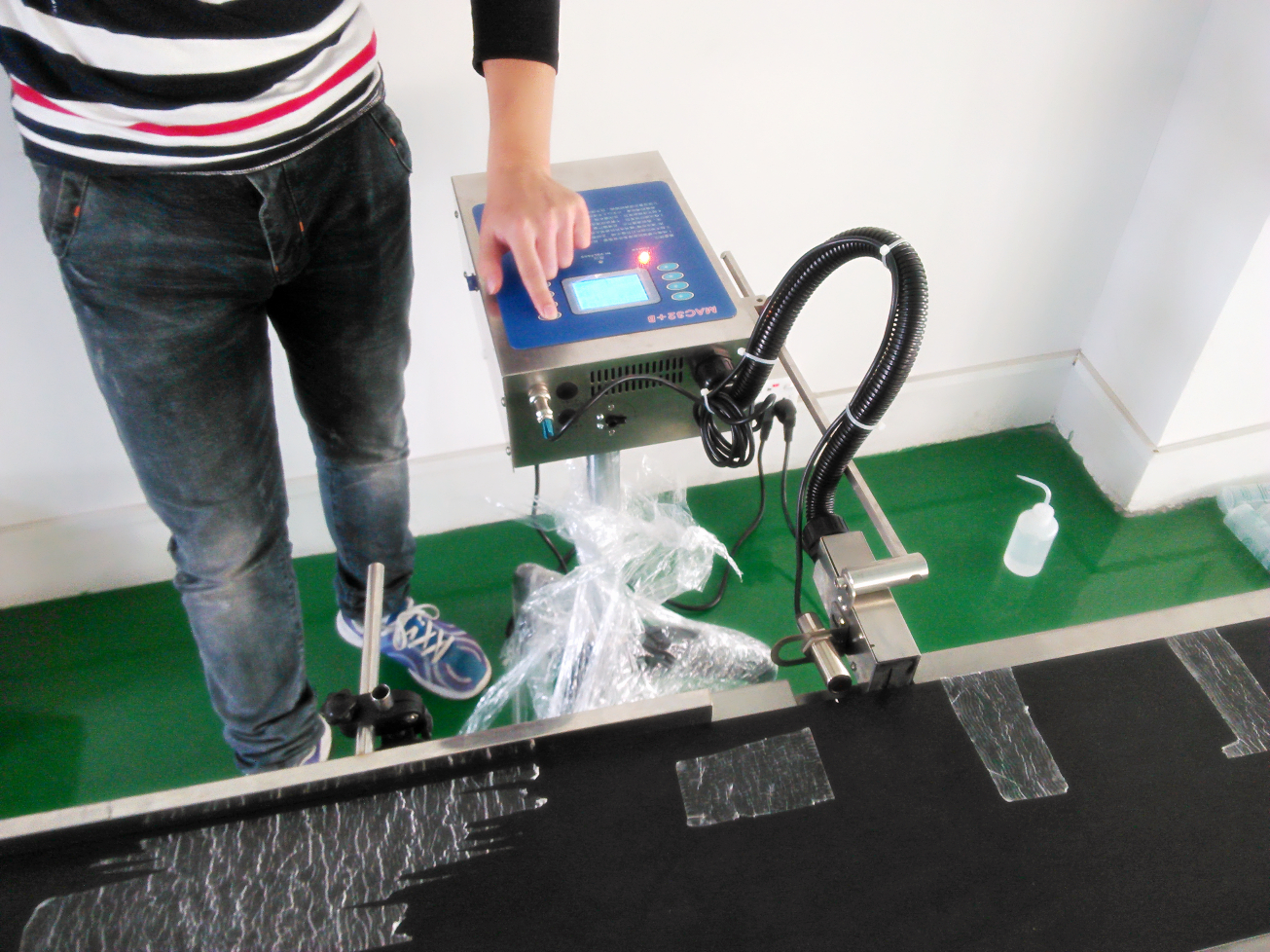 仿點陣噴碼機 仿點陣噴碼機